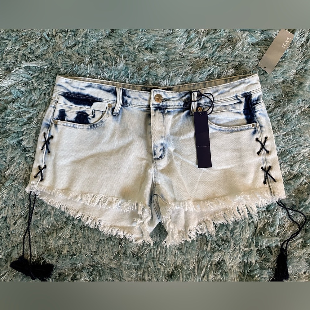 NWT Tractr BLU jean shorts size 29   (0129)